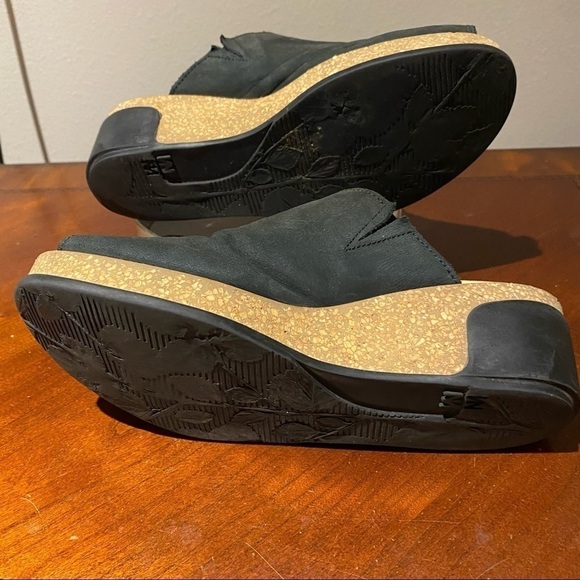 El Naturalista Women N5005
Pleasant Leaves Clogs Size 6.5 - Picture 6 of 8